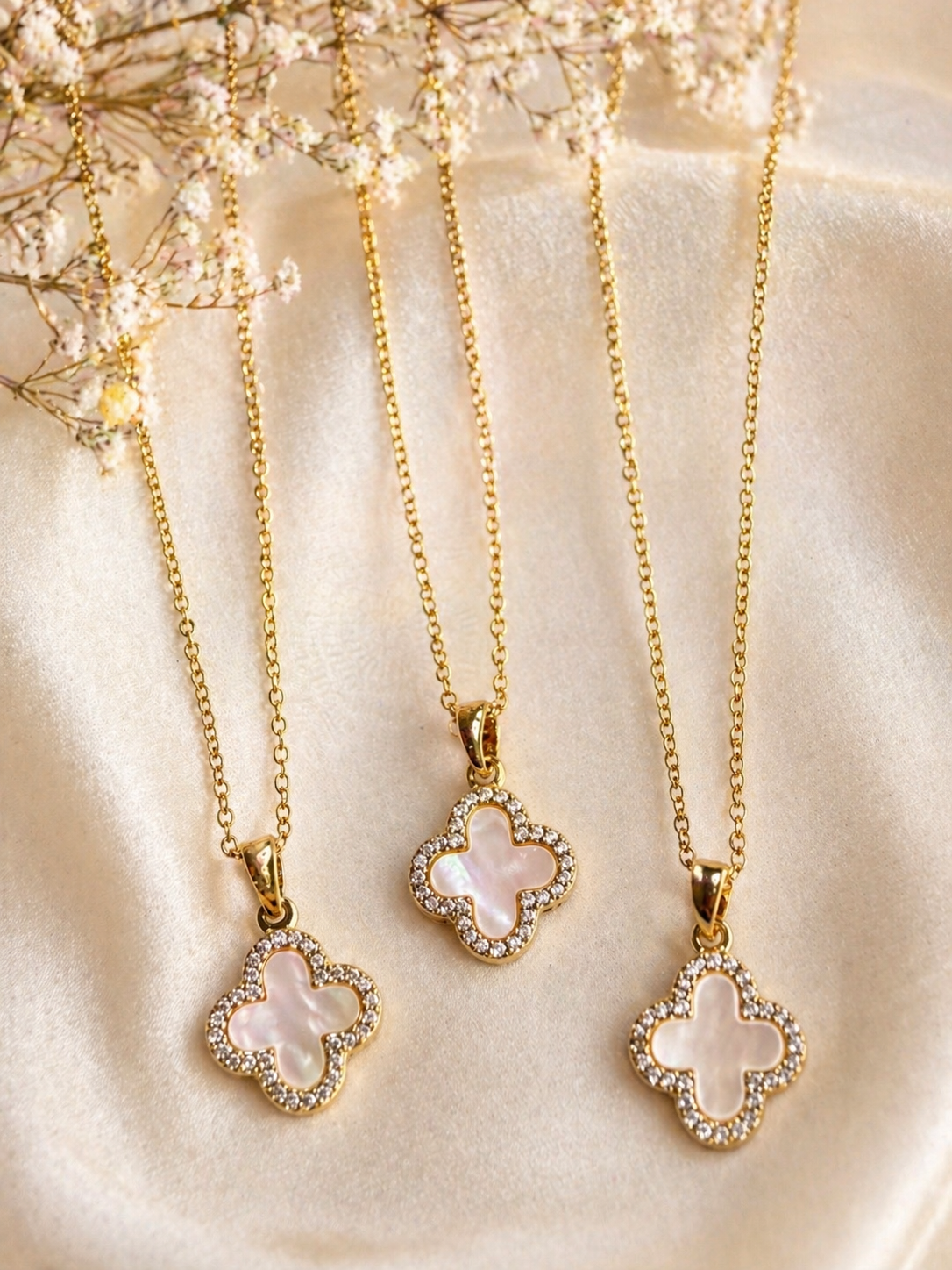 Mother of Pearl Clover Necklace | Armeni