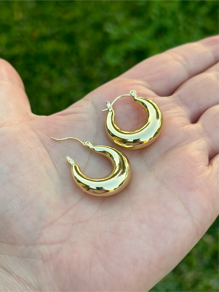 Medium chunky hoop gold earrings