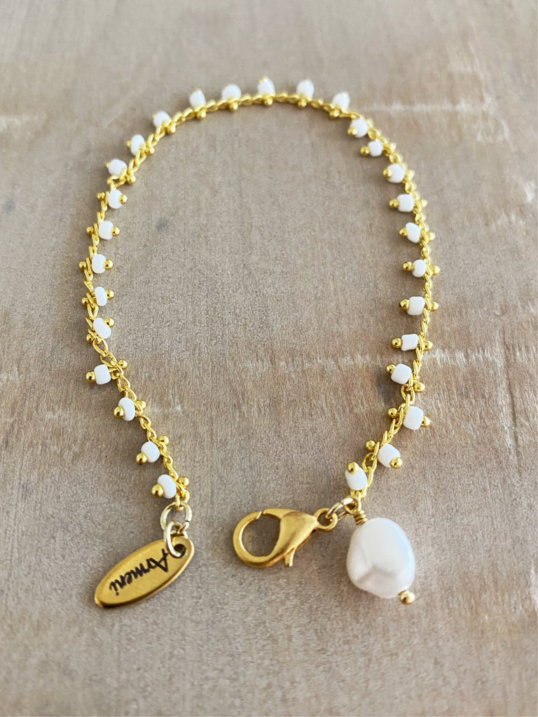 White Bead Gold freshwater Pearl Bracelet