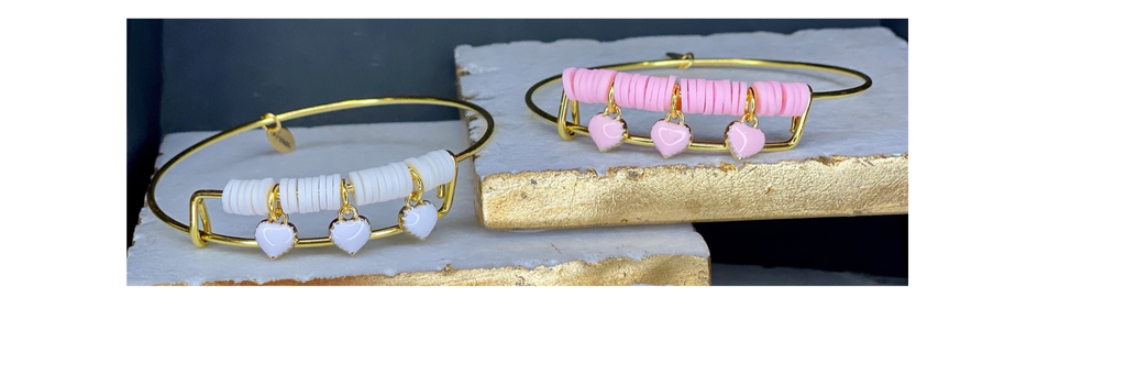 LOVE Heart Charms Gold Tone Bangle bracelet